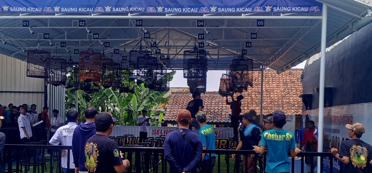 suasana saung kicau arena