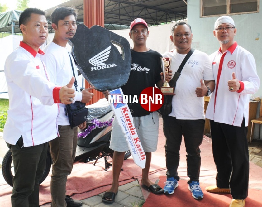 Dodik kawal Murai batu Romansa milik H Andy sabet Juara 1 raih 1 unit sepeda motor baru