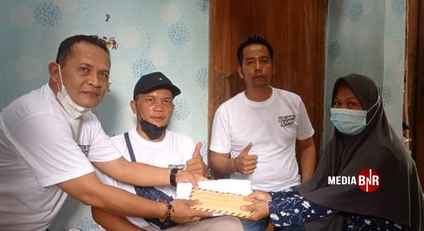 Hasil keuntungan dari event & donasi peserta lomba diserahkan langsung oleh anang Sandek diterima istri alm Eko Dipo